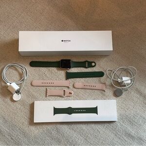 Apple Watch Series 3 + Cellular 42 mm, Sport Bands, Charging Cords